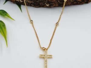 Collar C1 con dije de cruz