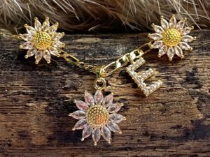 SET C3 GIRASOL PERSONALIZADO CON INICIAL Y CIRCONIAS