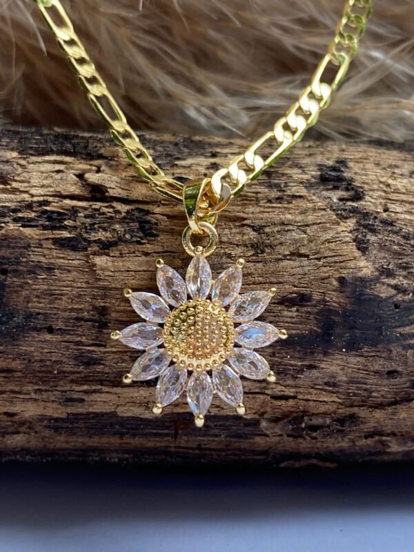 Collar C3 girasol chapado en oro de 18k