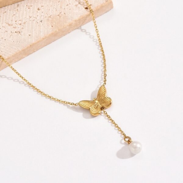 COLLAR DORADO MARIPOSA PERLA COLGANTE