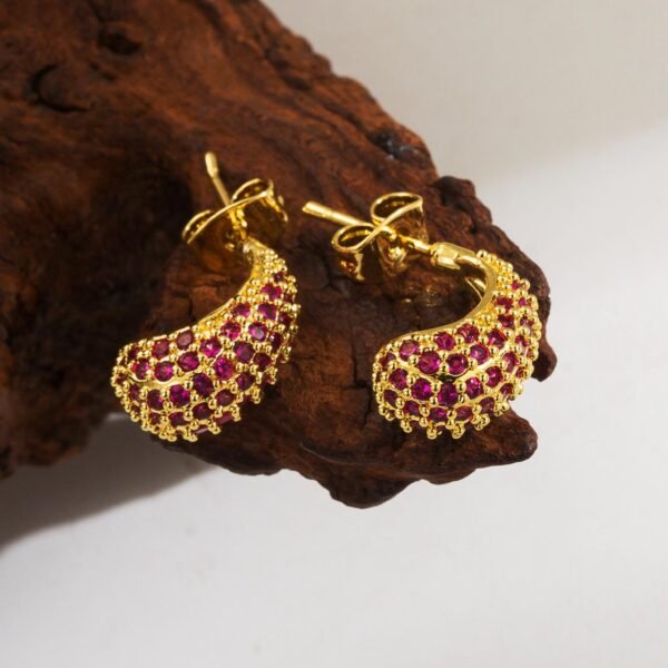 ARETE ESTILO GOTA DORADA CIRCONIAS RUBI