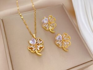 SET TREBOL DORADO CON HOJA CRISTAL