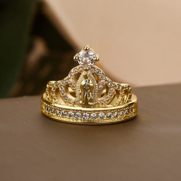 Anillo ajustable dorado corona virgen circonias