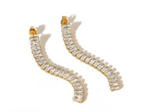 Aretes dorados largos con circonias rectangulares