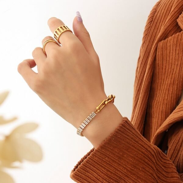 Pulsera dorada hebilla Tiffany mitad circonias rectangulares