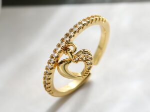 Anillo dorado corazón colgante chapado en oro 18K