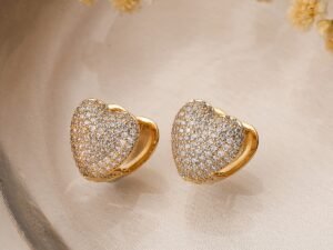 Aretes dorados circonias incrustadas chapados en oro de 18k
