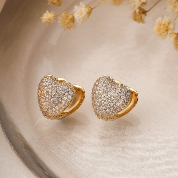 Aretes dorados circonias incrustadas chapados en oro de 18k