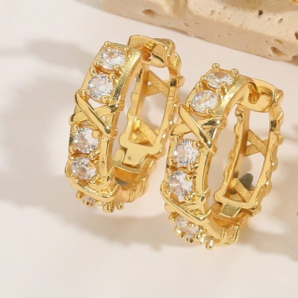 Argollas doradas X con circonias chapados en oro de 14k
