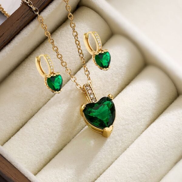 Set dorado corazón verde chapado en oro de 18k