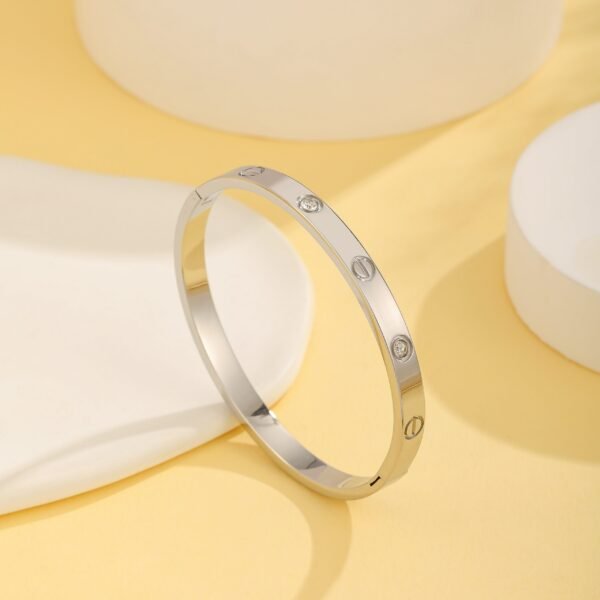 Aro plateado Love Cartier de acero inoxidable chapado en oro de 18k