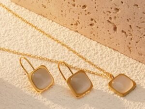 Set dorado cuadrado piedra ámbar de acero inoxidable chapado en oro 18k