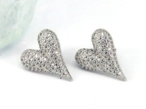 Aretes plateados forma de corazón chapado en oro 18k