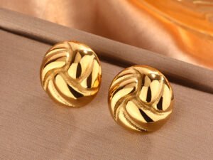 Aretes dorados media esfera con textura de acero inoxidable chapado en oro 18k