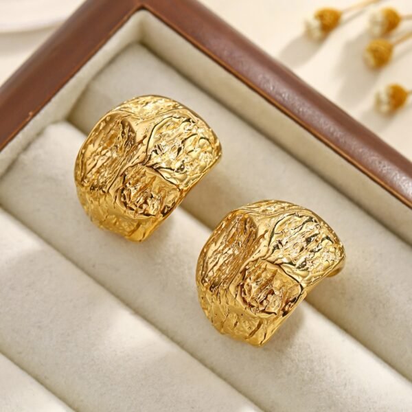 Aretes dorados media luna rugosa  acero inoxidable