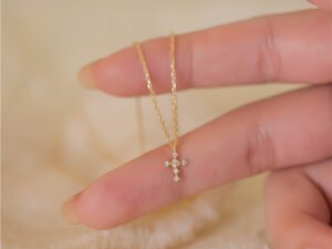 Cadena Cruz circonias de plata de ley 925 enchapado