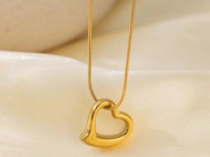 Collar dorado cola de ratón corazón ahuecado acero inoxidable chapado en oro de 18k
