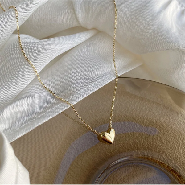 Collar dorado corazón liso pequeño acero inoxidable chapado en oro de 18k