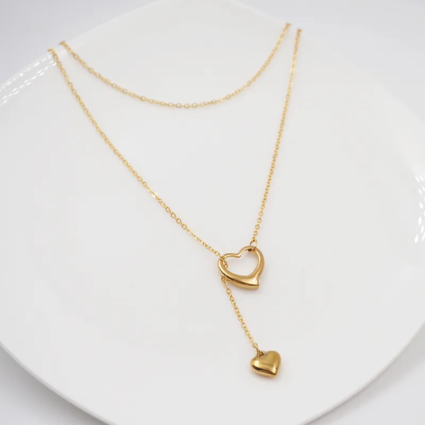 Collar dorado doble capa corazón ahuecado y corazón colgante acero inoxidable chapado en oro