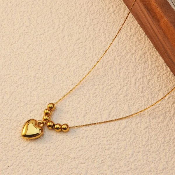 Cadena dorada cuentas y corazón liso Acero inoxidable chapada en oro de 18k