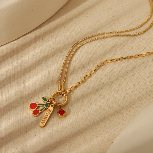 Collar dorado cereza amour acero inoxidable chapado en oro de 18k