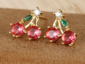 Aretes dorados cereza chapados en oro de 18k