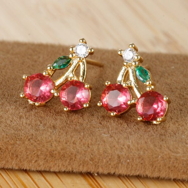 Aretes dorados cereza chapados en oro de 18k