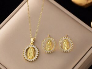 Set dorado virgencita acero inoxidable