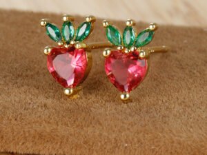 Aretes fresa chapados en oro de 18k