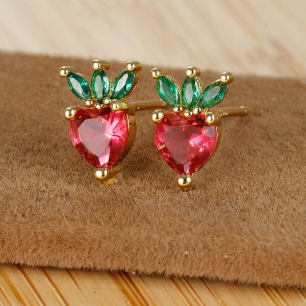 Aretes fresa chapados en oro de 18k