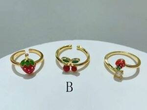 Anillo dorado liso cereza chapado en oro de 18k