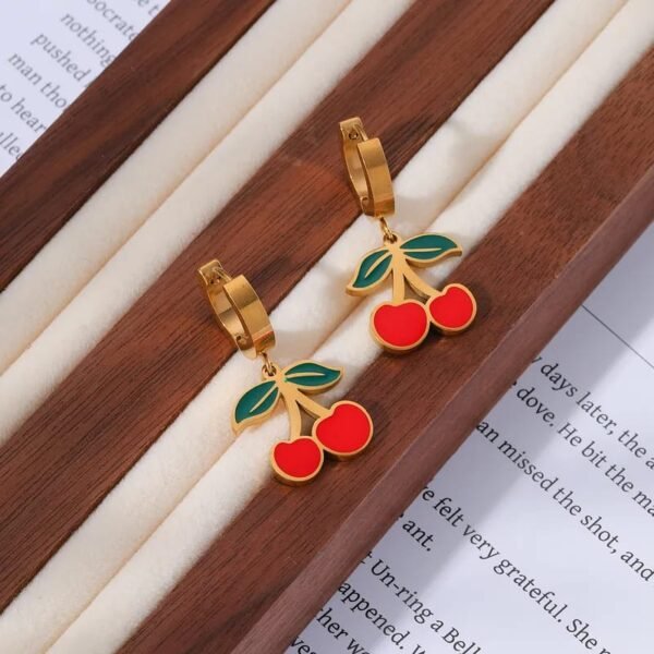 Argollas doradas cereza Acero Inoxidable chapado en oro de 18k