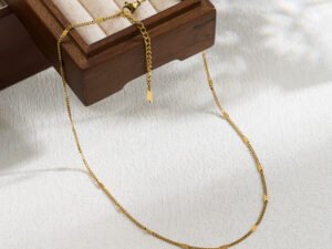 Collar dorado cadena martillada acero inoxidable