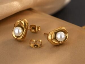 Arete dorado plano con perla acero inoxidable chapado en oro 18k