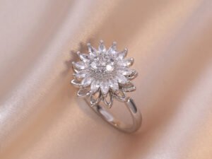 Anillo plateado  girasol giratorio full zirconias Acero titanio