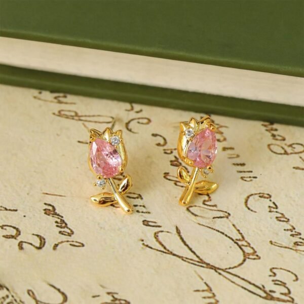 Arete dorado tulipán rosa chapados en oro 18k