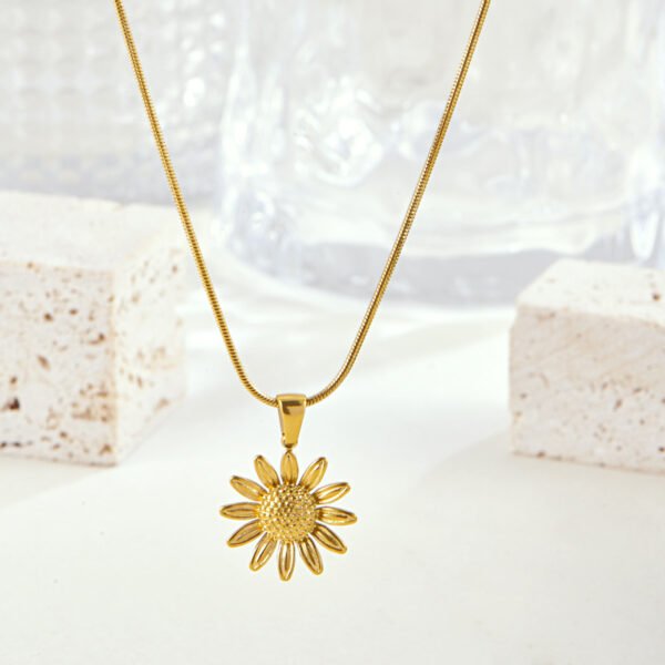 Collar dorado girasol giratorio labrado liso Acero inoxidable chapado en oro 18k