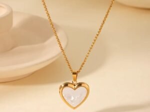 Relicario corazon blanco Acero inoxidable chapado en oro 18k