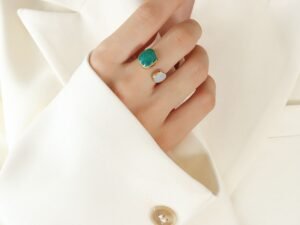 Anillo ajustable blanco y turquesa