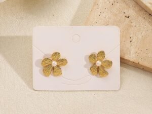 Aretes flor perla martillada acero inoxidable chapado en oro de 18k