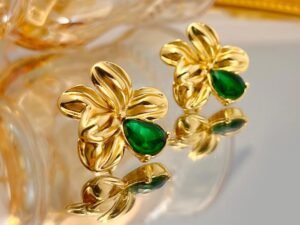 Aretes flor piedra verde acero inoxidable chapado en oro de 18k