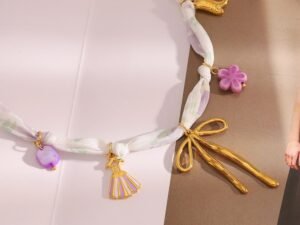 Collar bandana blanca lazo Acero inoxidable chapado en oro de 18k