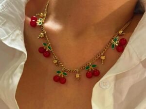 Collar cerezas medianas Acero inoxidable chapado en oro de 18k