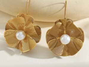 Aretes largos flor perla acero inoxidable chapado en oro de 18k