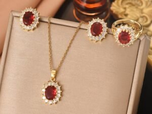 Set collar, aretes y anillo rojo acero inoxidable chapado en oro de 18k