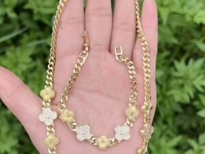 Set collar y pulsera Van Cleef dorado con circonias chapado en oro de 18k