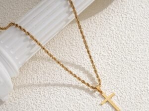 Cadena lazo cruz dorada caballero acero inoxidable chapado en oro de 18k