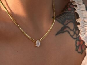 Collar snake gota Zirconia acero inoxidable chapada en oro de 18k