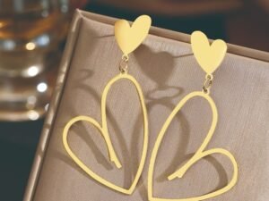 Aretes largos silueta corazón