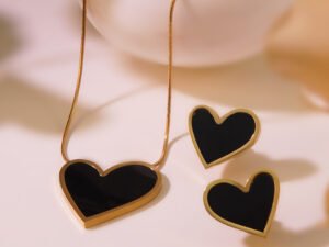 Set corazon negro acero inoxidable chapado en oro de 18k